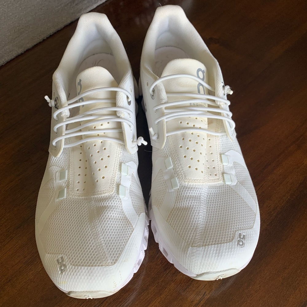 On Cloud 5 slip on shoes